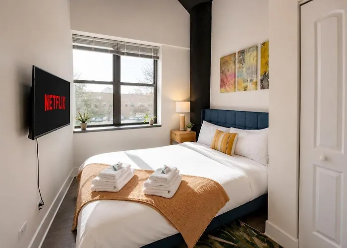 Mccormick Place 2br Spacious Corner Unit With Optional Parking Sleeps 6 Guests Near Soldier Field And Grant Park Chicago