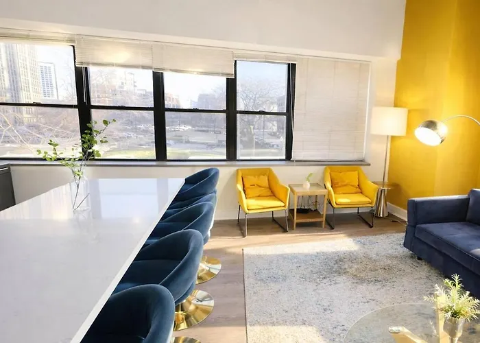 Mccormick Place 2br Spacious Corner Unit With Optional Parking Sleeps 6 Guests Near Soldier Field And Grant Park * Chicago