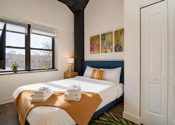 Mccormick Place 2br Spacious Corner Unit With Optional Parking Sleeps 6 Guests Near Soldier Field And Grant Park Appartamento